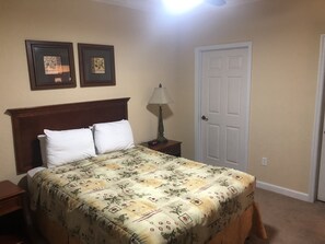 2 slaapkamers, een strijkplank/strijkijzer, wifi, beddengoed