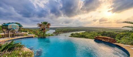 Piscine extérieure, piscine chauffée