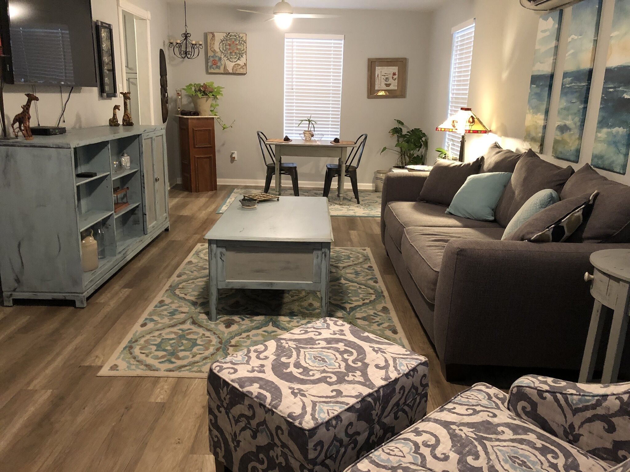 Adorable Newly Renovated Bungalow. - Downtown Houston