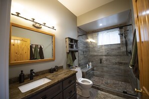 Shower, hair dryer, towels, soap - Spectacular Spacious 3 Bdrm/2 Full Bath Escape near Clemson (Central)