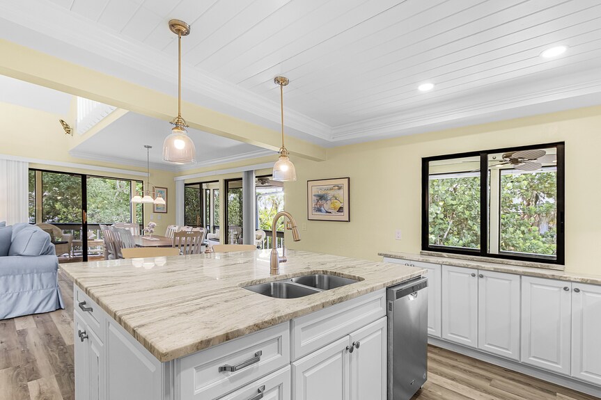 Sunset Captiva #13 Steps To Beach, Community Pool And Village With King Bed - Captiva, FL