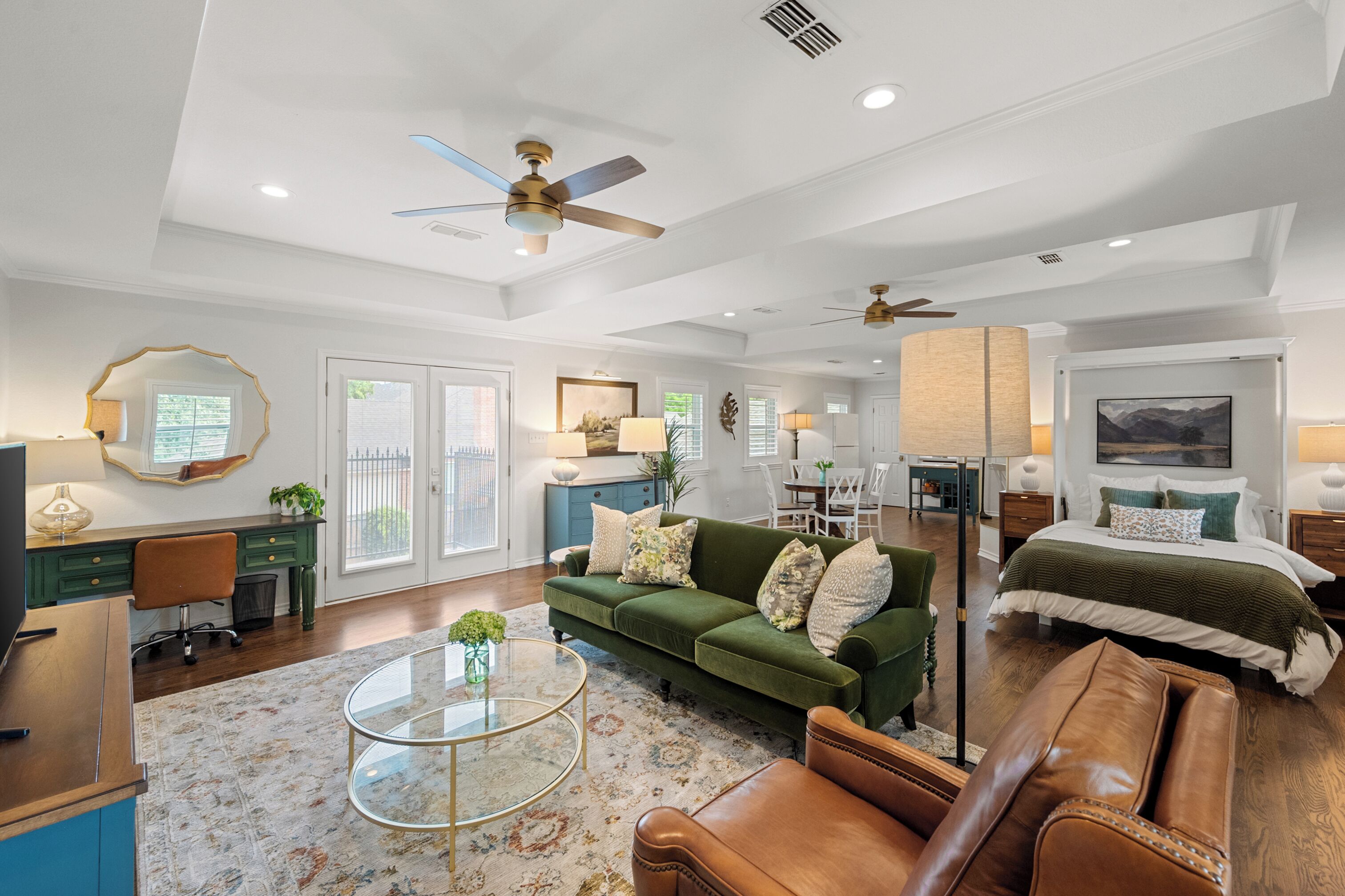 Private furnished guesthouse in safe Arlington neighborhood with utilities free!