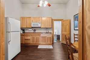 Fridge, microwave, stovetop, coffee/tea maker -  NEW Sauna Downtown Del Norte Apartment (Del Norte)