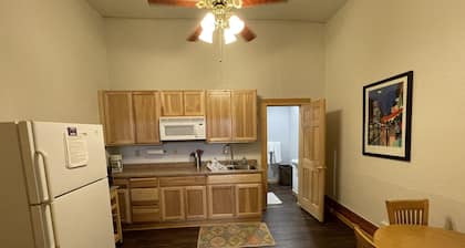 NEW King Bed Downtown Del Norte Apartment