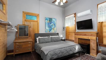 1 habitación, tabla de planchar con plancha, wifi gratis y ropa de cama