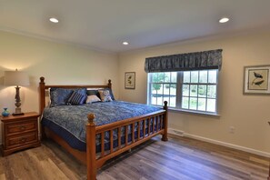 7 bedrooms, iron/ironing board, WiFi, bed sheets