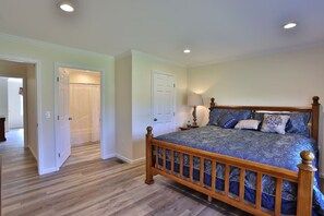 7 chambres, fer et planche à repasser, Wi-Fi, draps fournis