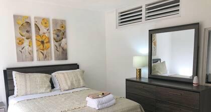 The entire guest house Santa Rita