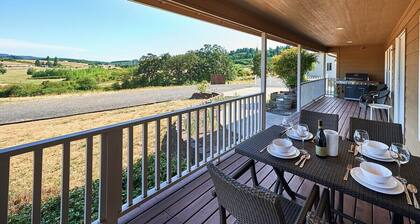 Vineyard Dreams: 3 Bed/3 Bath Executive Stay Home