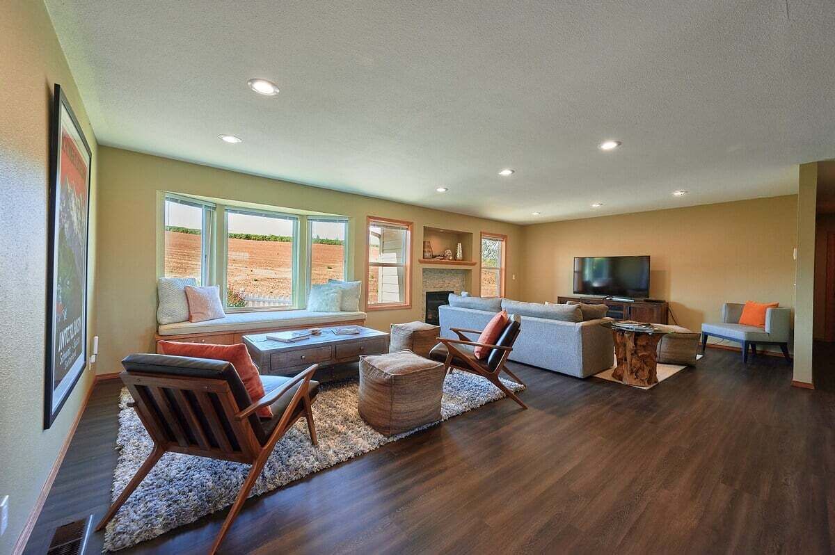 Smart TV, fireplace, foosball, table tennis