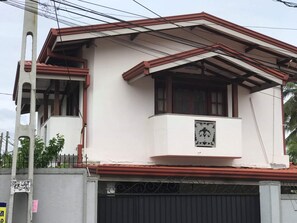 تفاصيل الفندق من الخارج