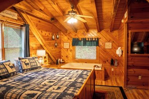 8 quartos, ferros/tábuas de passar roupa, Wi-Fi, roupa de cama