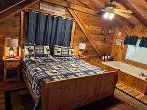 8 bedrooms, iron/ironing board, WiFi, bed sheets - Great Location! 8BR Cabin, Hot Tub, Games, Theater, Pet Friendly, Near Dollywood (Pigeon Forge)
