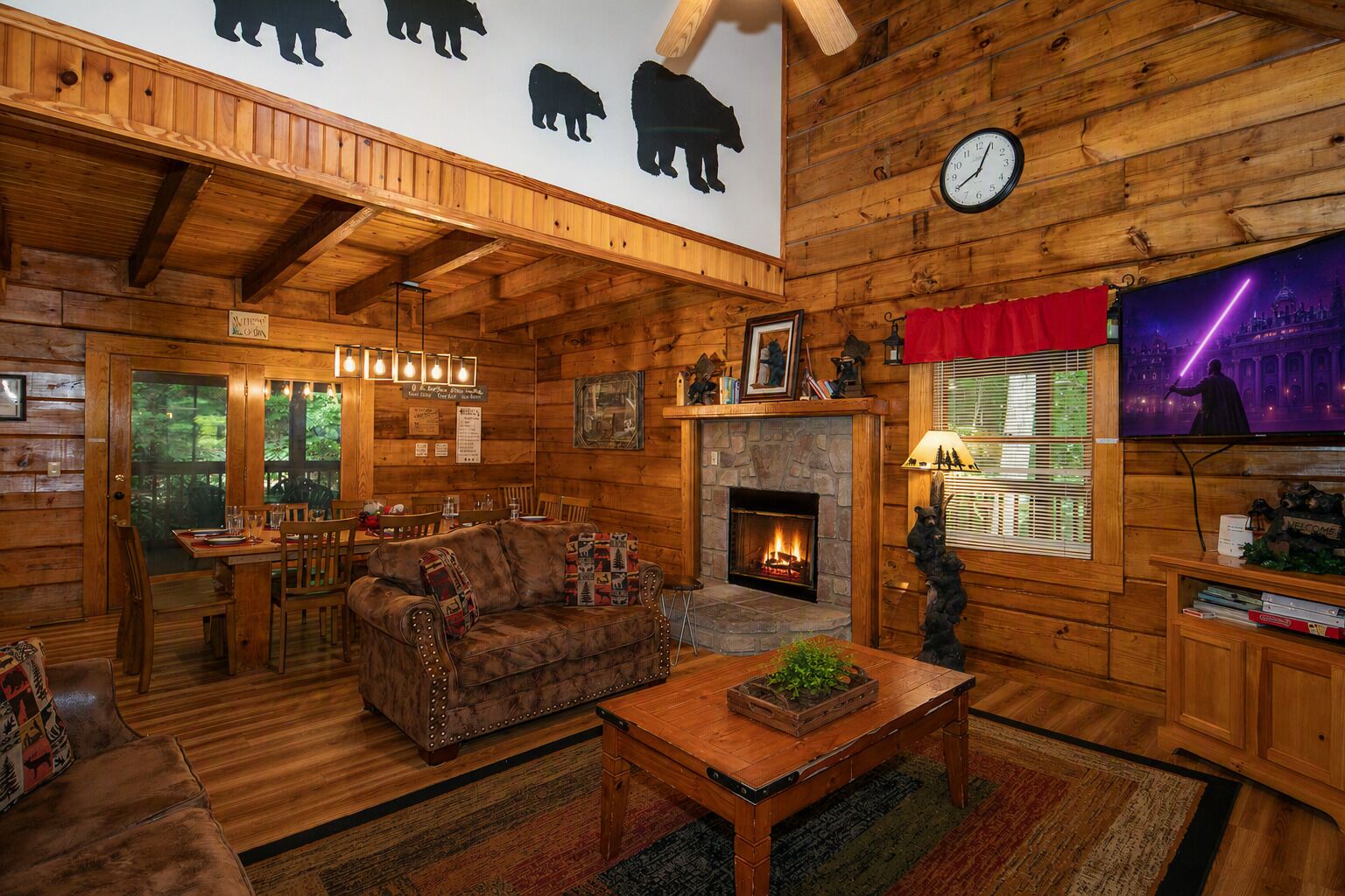 A+ Location! Minutes 2 Parkway, Dollywood. Hot Tub, Games, Theater, Pet Friendly - Tennessee
