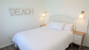 3 habitaciones, tabla de planchar con plancha, wifi y ropa de cama 