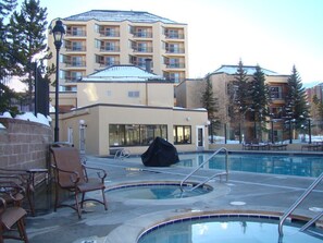Outdoor pool, a heated pool - minutes from peak 9, Breckenridge Colorado, Prime ski week (Breckenridge)