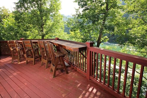 Bottoms Up double deck dock w/ slide, hot tub, near famous 'jumping bridge'
