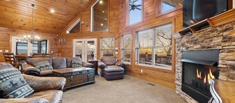 Bottoms Up double deck dock w/ slide, hot tub, near famous 'jumping bridge'