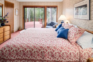 3 soverom, strykejern/-brett, wi-fi (inkludert) og sengetøy