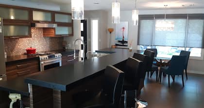 Contemporary home backing to the AZ Trail/Canal and Greenbelt with open views