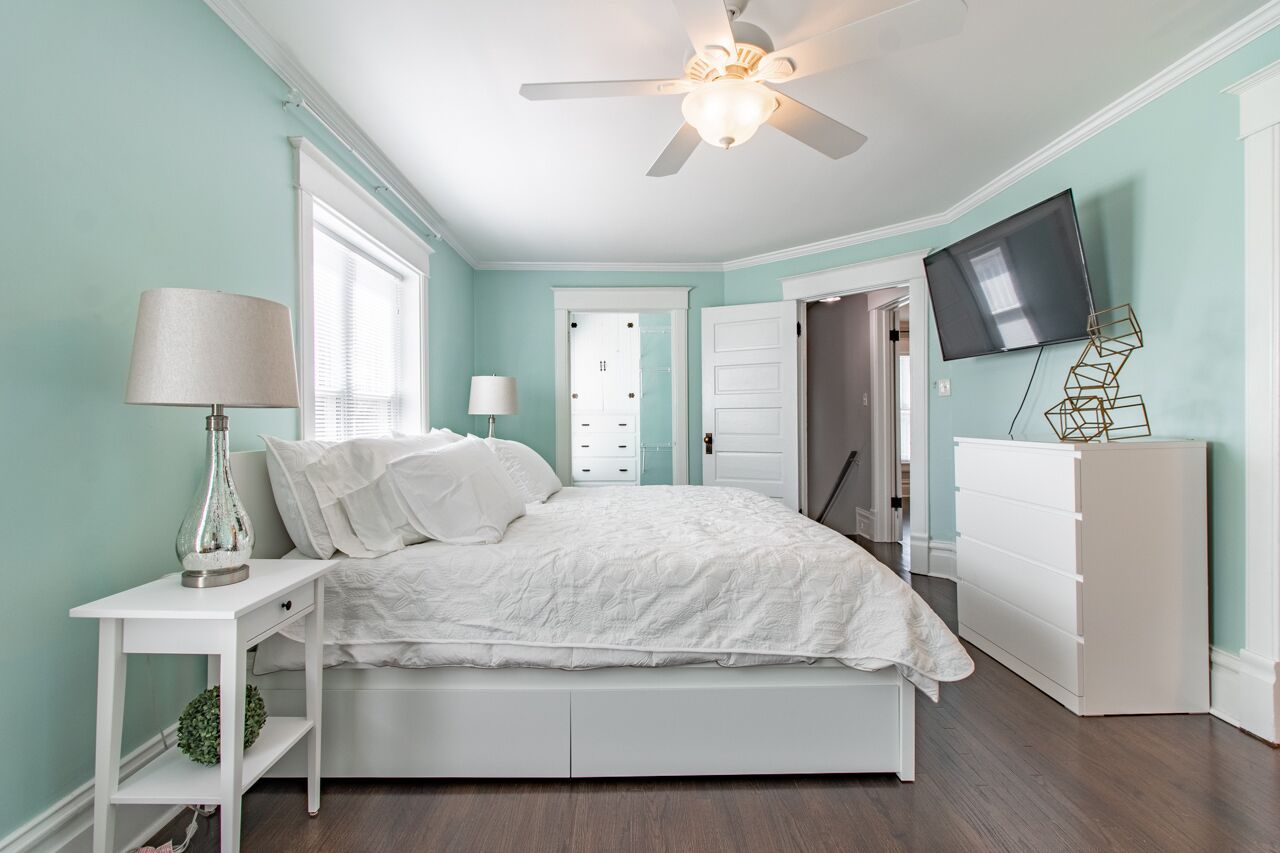 3 多间卧室、客房内保险箱、熨斗/熨衣板、免费 WiFi