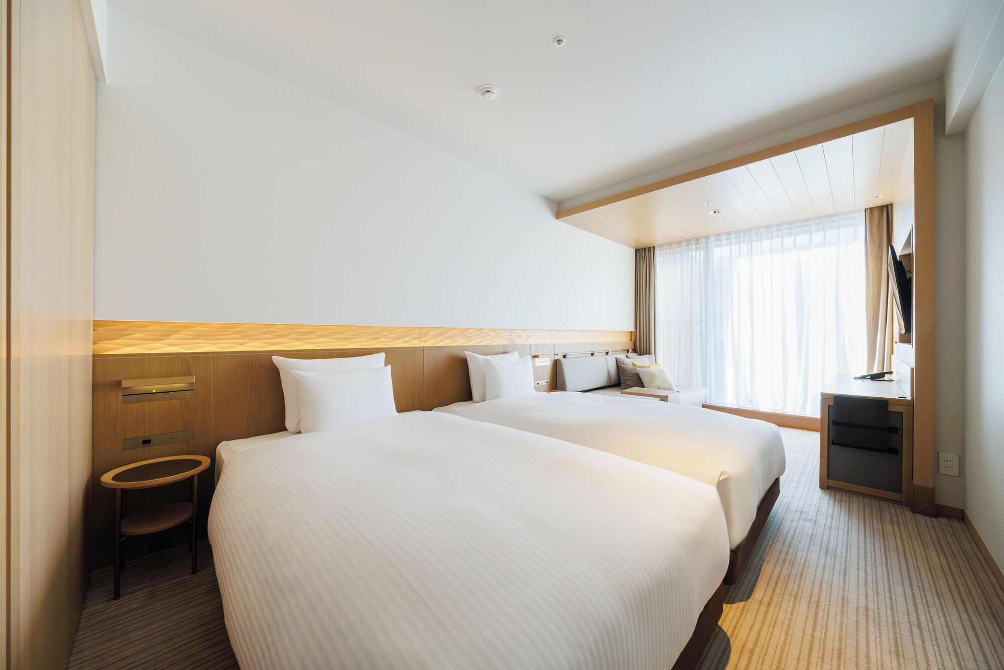 Superior Twin Room, Non Smoking | Premium bedding, in-room safe, desk, iron/ironing board