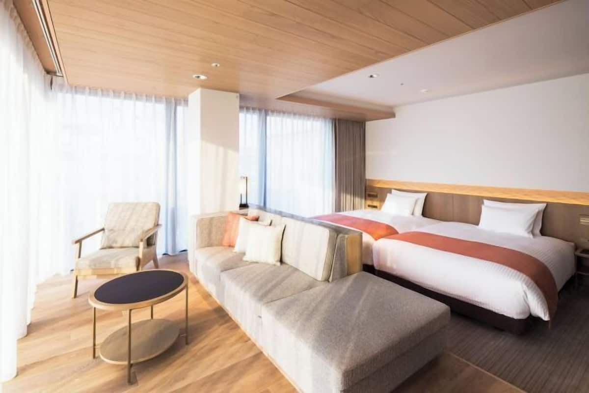 Luxe beddengoed, een kluis op de kamer, een bureau