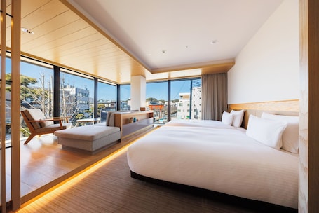 Premium Corner Twin Room, Non Smoking | Premium bedding, in-room safe, desk, iron/ironing board. Hotel Metropolitan Kamakura
