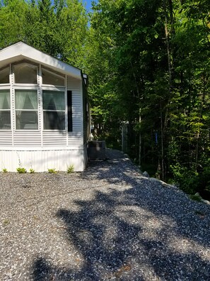 Property grounds - Point Sebago Resort, 30 Purple Road, Walking distance to beach! (Casco)