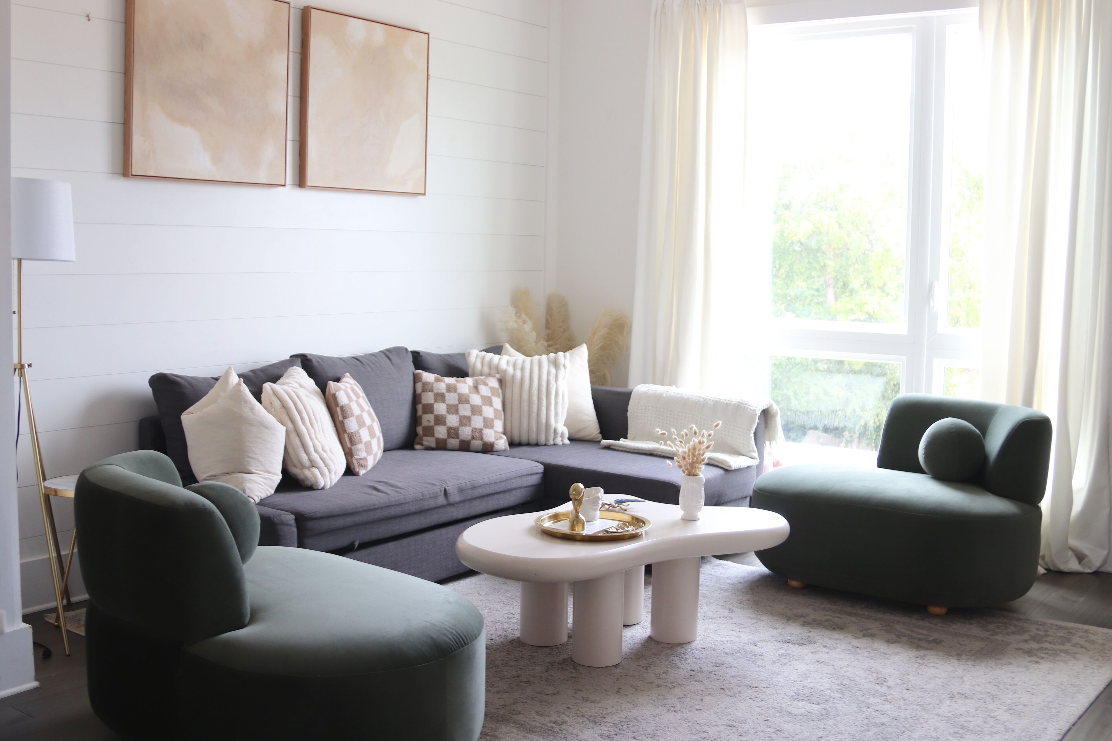 Amazing Stay, close to cafes, 12min to downtown, great location! Fits up to 10!