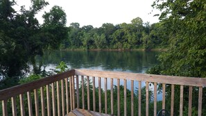 Property grounds - The Eagle Cabin in Sunset Valley on the White River (Mountain View)
