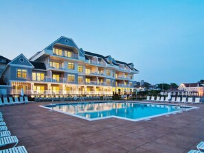 屋内プール、温水プール