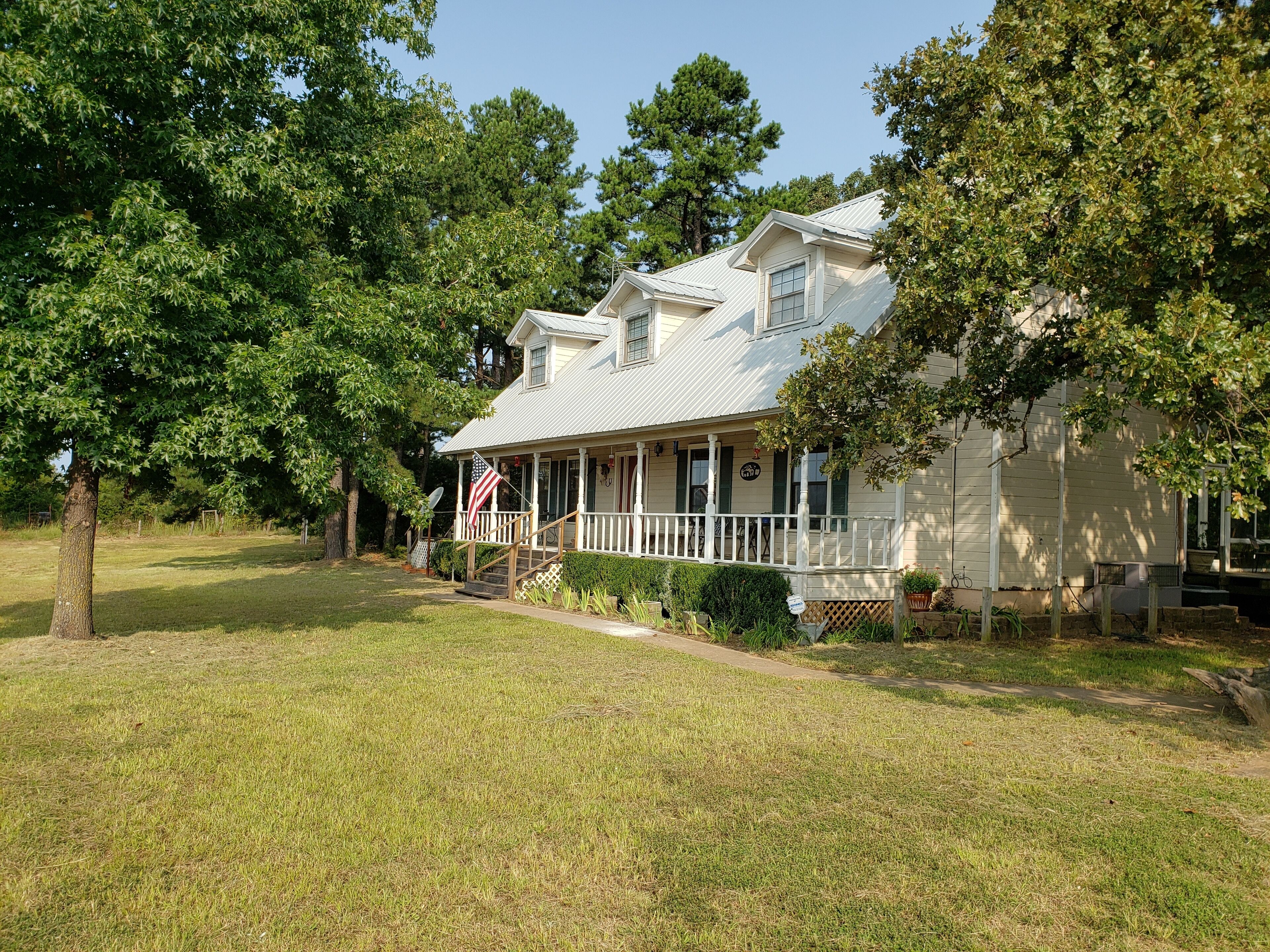 Arkansas Wilderness nestled between the Ouachita Mountains and Ozark Mountains
