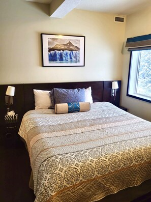 2 bedrooms, iron/ironing board, travel crib, free WiFi