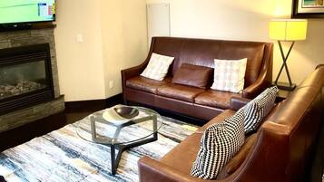 Télévision, cheminée