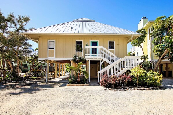 Exterior - Captiva Island Vacation Home with Pool, Tennis, and Beach Access and King bed (Captiva)