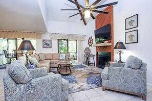 Smart TV, libri, studio