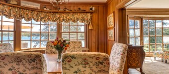 Secluded waterfront oasis w/private beach and mooring, dock, patio - 1 dog OK