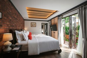 Lanna Family Room with Garden | 객실 내 금고, 책상, 암막 커튼, 방음 설비
