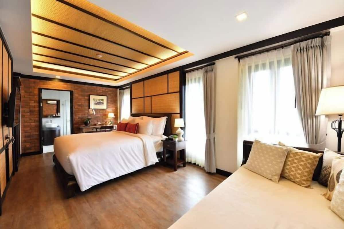 In-room safe, desk, blackout drapes, soundproofing