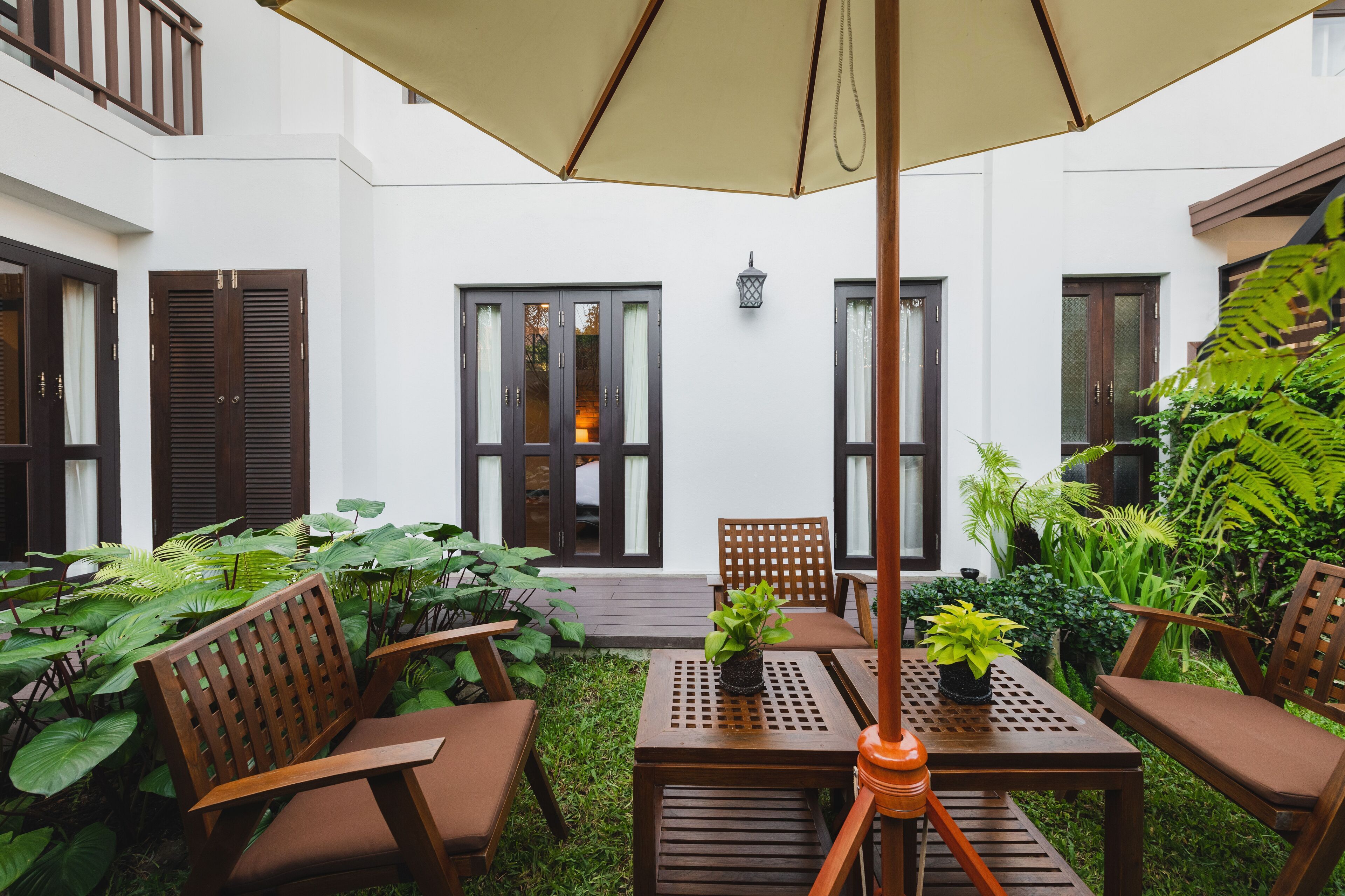 lanna family room with garden | garden view