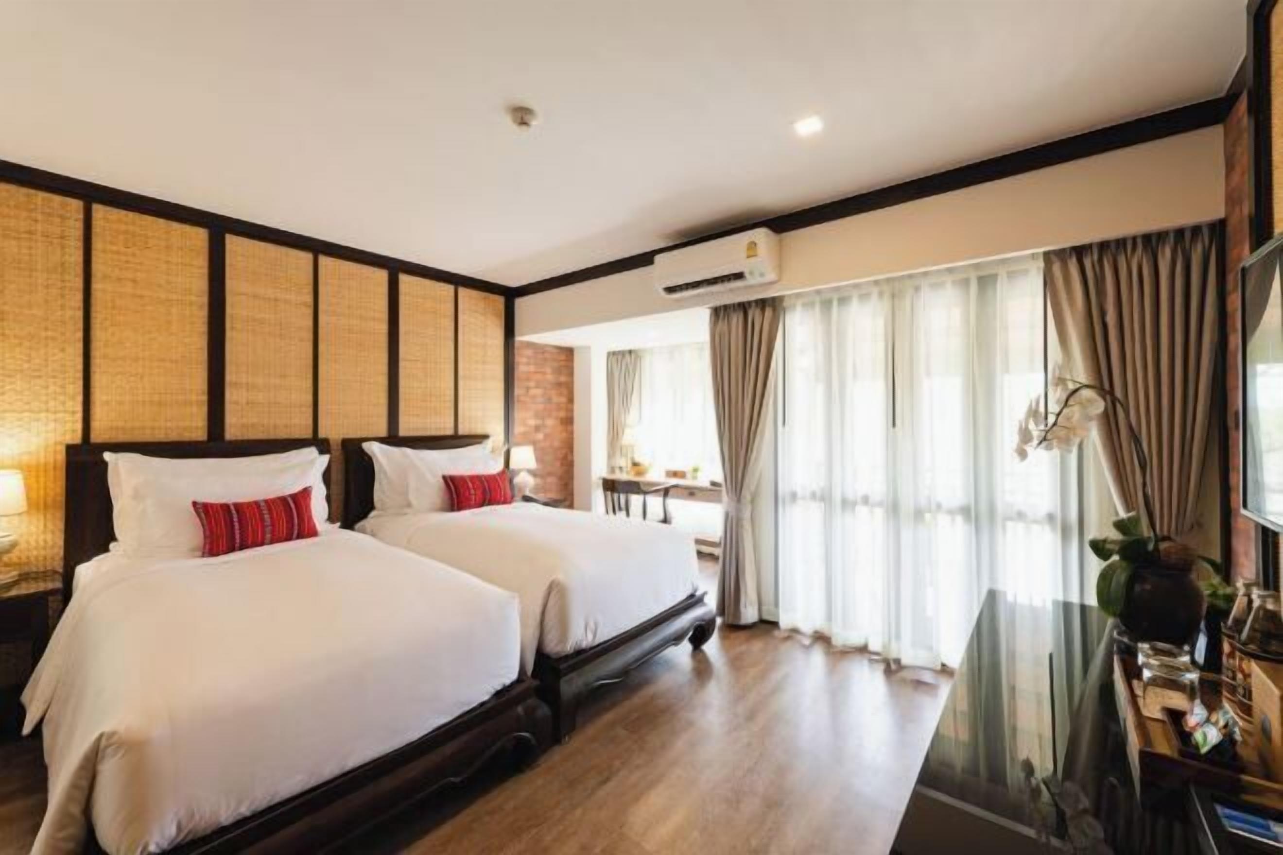 In-room safe, desk, blackout drapes, soundproofing