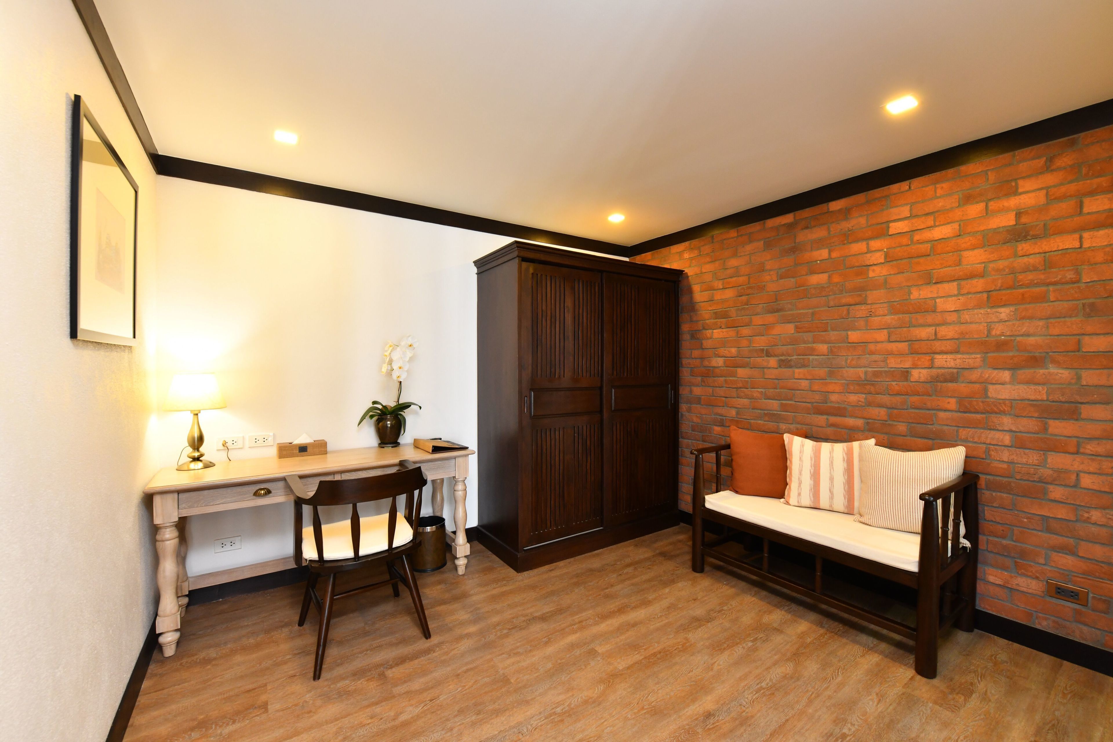 lanna signature room | living area | smart tv