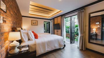 Lanna Family Room with Garden | In-room safe, desk, blackout curtains, soundproofing