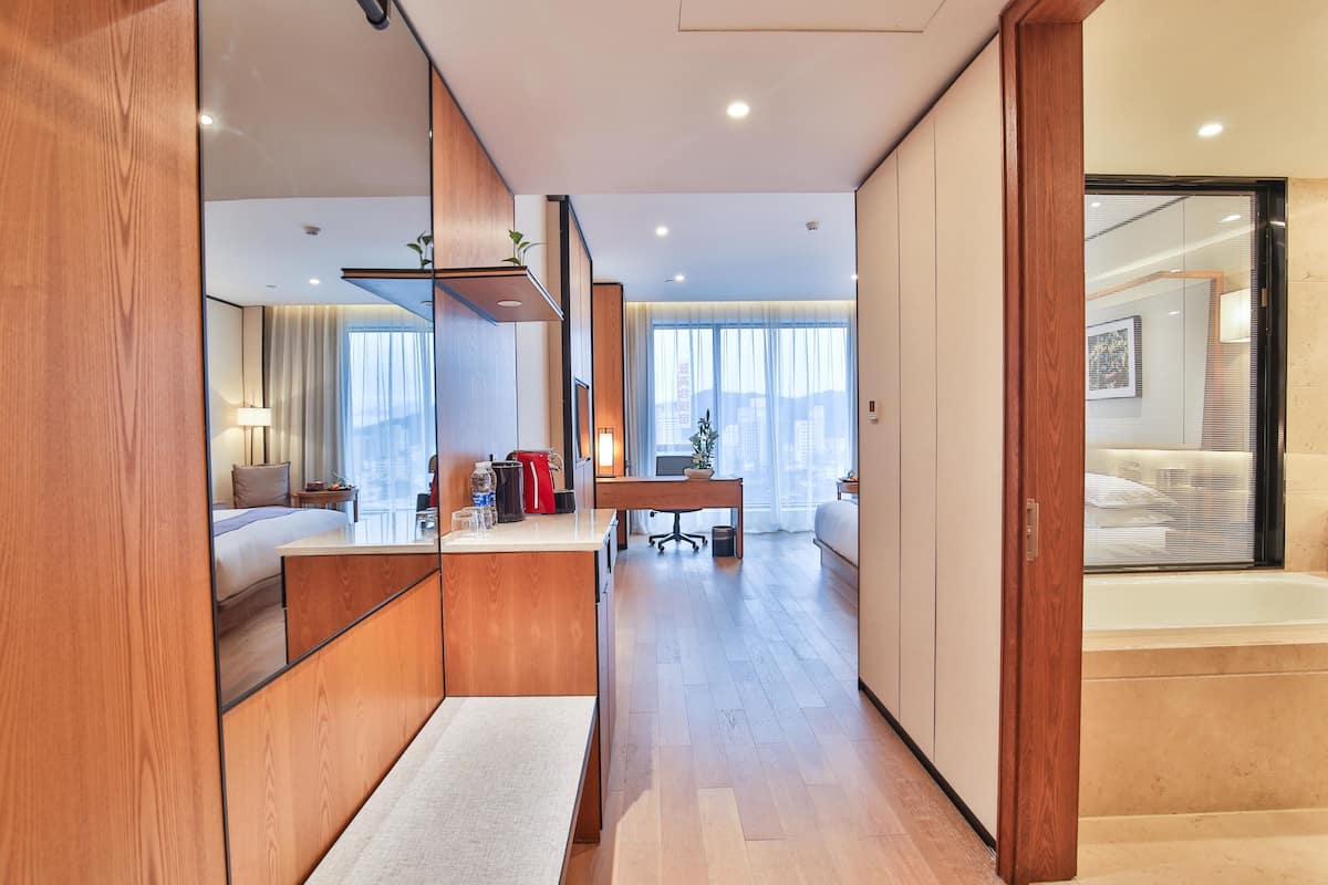 1 bedroom, desk, blackout curtains, rollaway beds