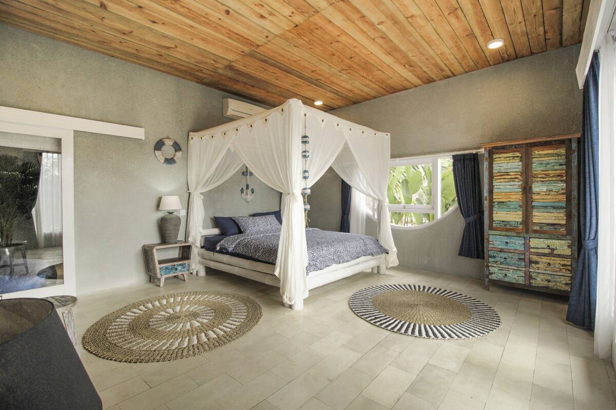 Bangalô luxo, vista para a piscina | 1 quarto, roupas de cama premium, frigobar, cofres nos quartos