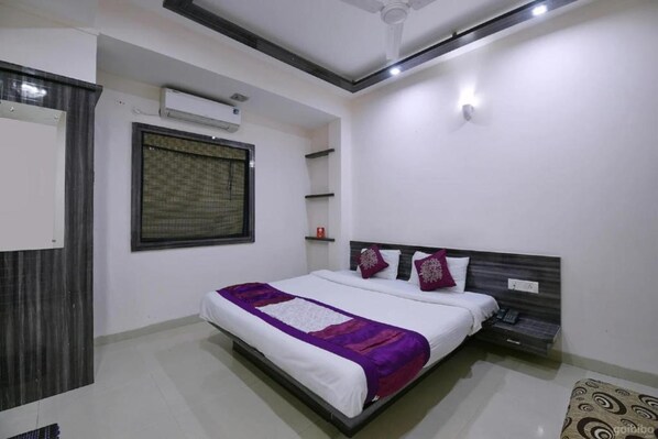 Luxury Room | Free WiFi - Hotel Shri Niwas (Indore)