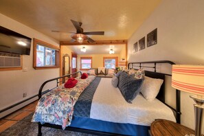 1 slaapkamer, een strijkplank/strijkijzer, internet, beddengoed