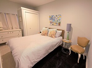 3 bedrooms, desk, free WiFi, bed sheets