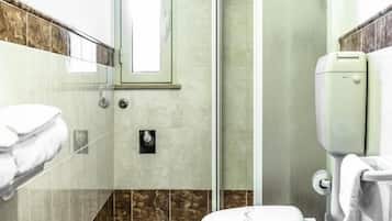 Shower, rainfall showerhead, free toiletries, hair dryer